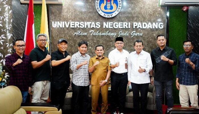 Serius Majukan Olahraga dan Pendidikan, Wabup Solok Sambangi UNP