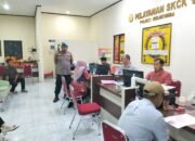 Kasi Propam Polres Bulukumba Lakukan Pengawasan Layanan SKCK hingga Larut Malam