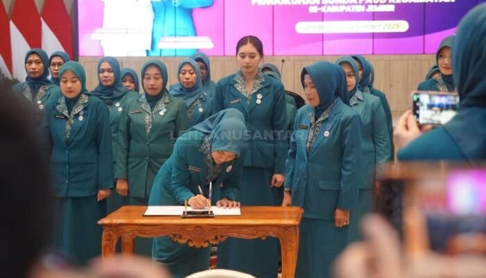 Bupati Jember Kukuhkan Bunda PAUD, Neng Ghyta: Gandeng PKK, Posyandu dan PAUD Cetak Generasi Emas