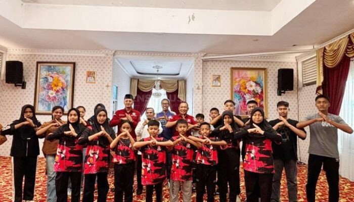 Wakil Bupati Solok Lepas Atlet Wushu Menuju Kejuaraan Tingkat Provinsi