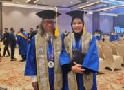 Raih Gelar Doktor Bersama, Sepasang Suami Istri Jadi Wisudawan Terunik di Unitomo Surabaya