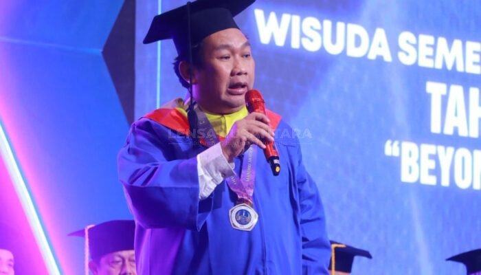 Dari Kamal ke Senayan: Eric Hermawan, Raih Gelar Sarjana Hukum Unitomo Surabaya