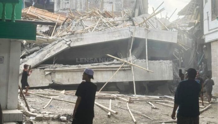 Bangunan Musala di Asrama Santri Ponpes Al Khoziny Sidoarjo Ambruk, Puluhan Ambulans Dikerahkan