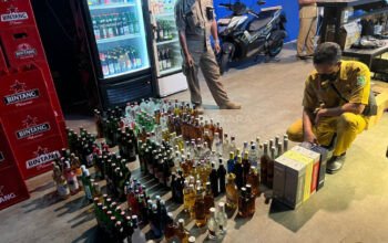 Satpol PP Kabupaten Pasuruan Tertibkan Toko Penjual "Miras" di Pandaan