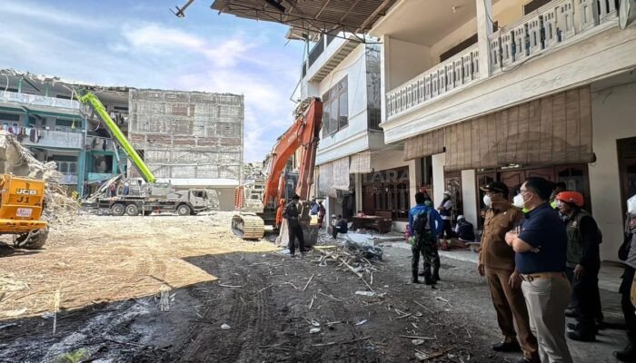 Hari ke-8 Evakuasi Ponpes Al Khoziny, Pemkab dan BNPB Pastikan Penanganan Rampung, Doa dan Harapan Mengiringi Pemulihan