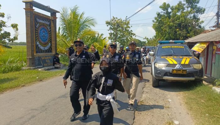 Nekat Jalan Kaki dari Sleman ke Madiun, Mahasiswi Kedokteran Ini Jalani Nadar Demi PSHT