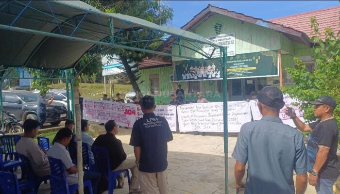 PT CGS Didesak Penuhi Komitmen Ketenagakerjaan dan CSR, Warga Santan Ulu Gelar Aksi Damai