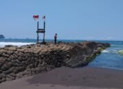 Keindahan Mistis Pantai Watu Ulo Jember Menyimpan Legenda Nogo Rojo