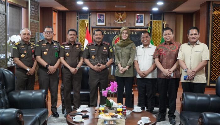 Pimpinan DPRD Sulsel Silaturahmi ke Kajati