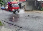 Hujan Deras, Sejumlah Ruas Jalan di Kecamatan Rembang Tergenang Air