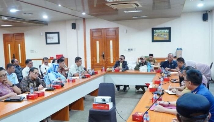DPRD Kabupaten Bekasi Tekankan Transparansi Perizinan dan Ketegasan Sanksi Lingkungan dalam Rapat Kerja Komisi III dan Dinas LH