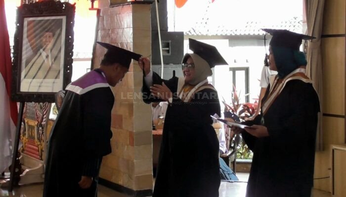 Sebanyak 451 Lanjut Usia di Magetan Mengikuti prosesi wisuda Selantang