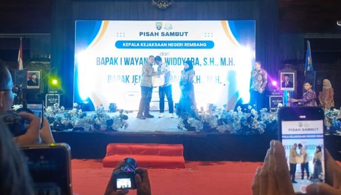 Jendra Firdaus Pimpin Kejari Rembang, I Wayan Eka Widdyara Dipromosikan ke NTB