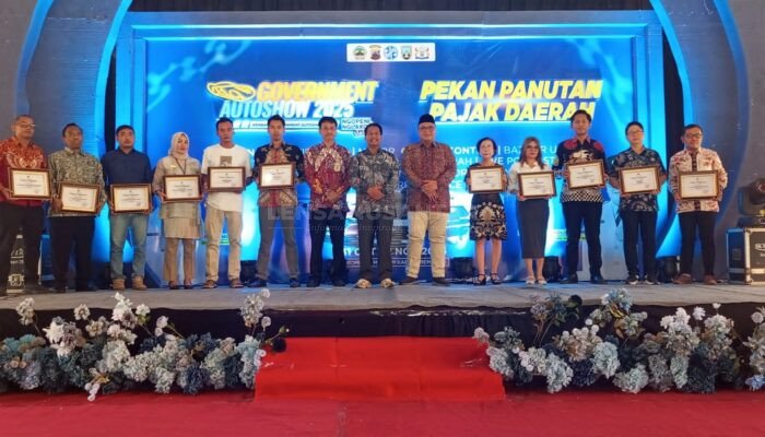 Genjot Penerimaan Pajak, Bupati Rembang Berikan Penghargaan dan Pameran Covernment Autoshow 2025
