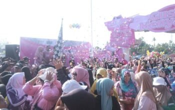 Gus'e Menyapa, Ribuan Warga Padati Jalan Sehat Kampung di Wuluhan Jember