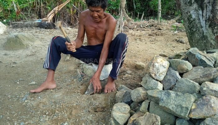 Pemecah Batu Tua di Natuna, Lapar dan Rindukan Pemimpin Seperti Umar bin Khattab
