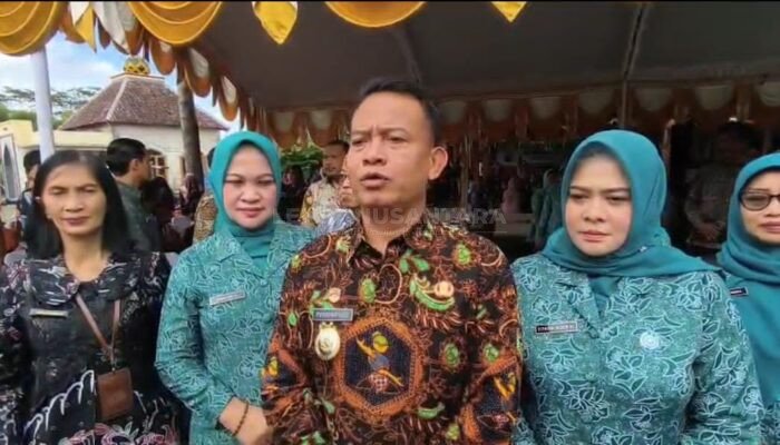 Wabup Madiun dr. Purnomo Hadi, Pantau Bulan Timbang Serentak 2025 di Desa Randualas