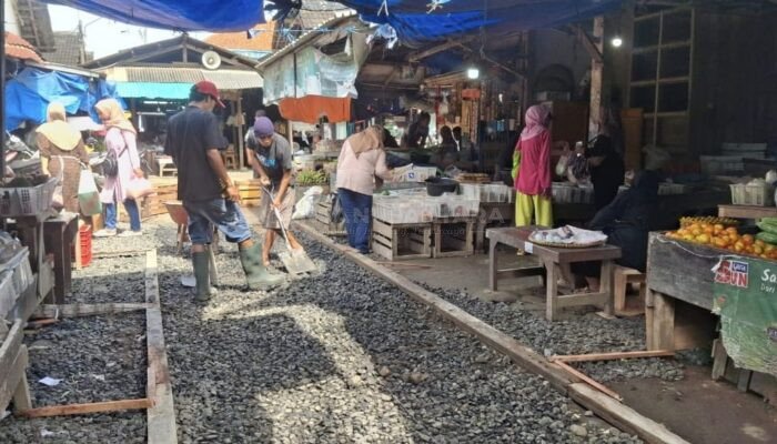 Ironis Kondisi Jalan Pasar Pananjung, Belum Ada Perhatian Serius dari Pemda Pangandaran