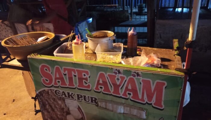 Wajib Dicoba..!! Sate Ayam di Rembang, 900 Tusuk Dalam Tiga Jam Ludes
