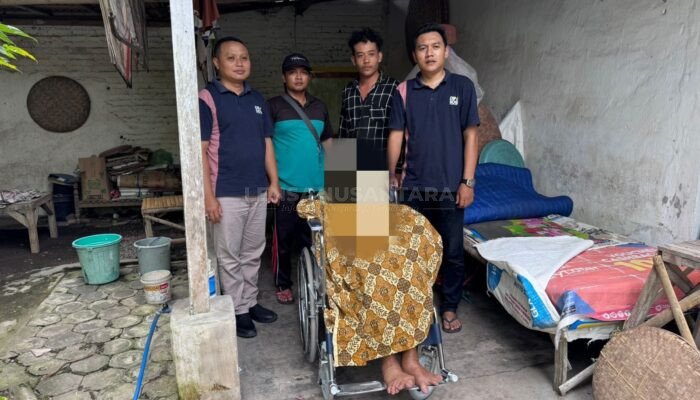 Tak Dampingi Warga Paseban Terima Bantuan Kursi Roda, TKSK Kencong Jember Jadi Sorotan