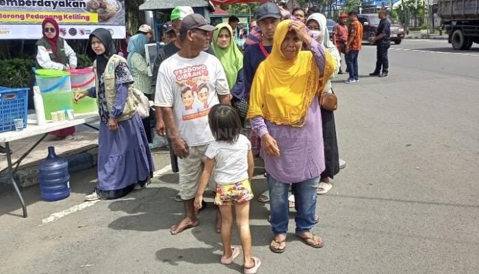 Yayasan Rombong Sedekah Gelar Sehari Menjadi Pahlawan Kebaikan di Jombang