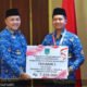 HUT KORPRI ke-54, Mas Bupati Rusdi Serahkan Penghargaan Kepada 15 ASN Berprestasi