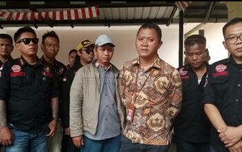 Kawal Kasus Sidang Dugaan Penganiayaan, Ratusan Anggota LSM Harimau Datangi Pengadilan Negeri Banjarnegara