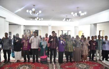Wali Kota Sawahlunto Lantik Tim Pembina Posyandu, Tekankan Penguatan Peran untuk Ibu dan Anak