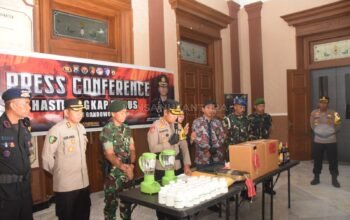 Polres Bondowoso Gelar Apel Pasukan Operasi Lilin Nataru 2025 dan Press Release Akhir Tahun