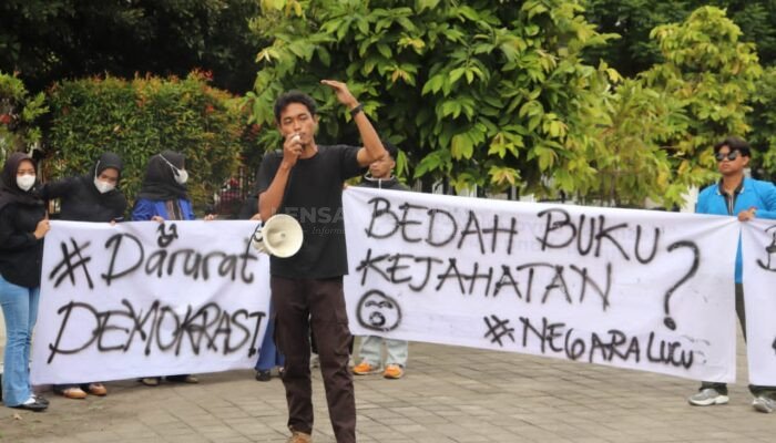 Mahasiswa Gelar Aksi di Puspem Madiun, Desak Evaluasi Camat Usai Pembubaran Diskusi Buku Reset Indonesia