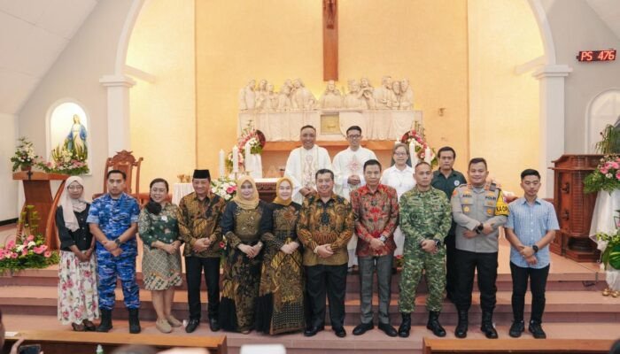 Polres Jombang Pastikan Perayaan Natal 2025 Aman, Kapolres Kunjungi Gereja dan Pos Pengamanan