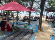 Ribuan Wisatawan Padati Pantai KJB Rembang selama Libur Natal