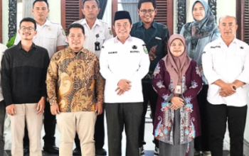 Bupati Bondowoso, H. Abd. Hamid Wahid, M.Ag.,