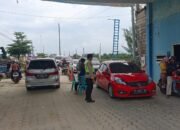 Pengunjung Pantai KJB Rembang Ramai, Kendaraan Antre di Pintu Masuk