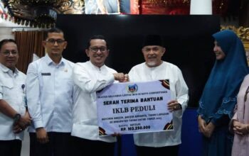 Bupati Eka Putra Apresiasi Bantuan IKLB IX Koto Jabodetabek dan AP3MI untuk Korban Banjir Bandang Tanah Datar