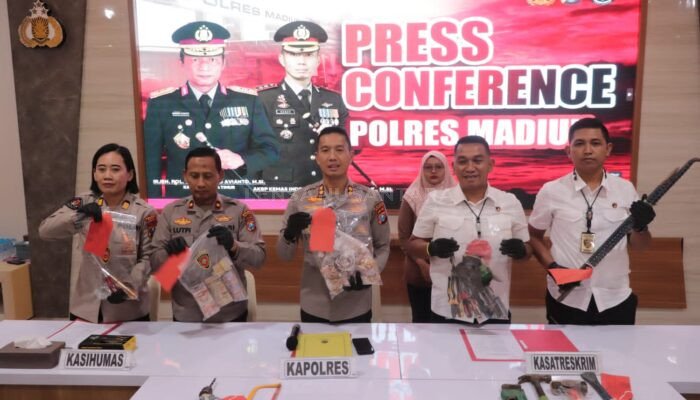 Bobol Toko di Dolopo dan Dagangan, Komplotan Pencuri Dibekuk Polres Madiun