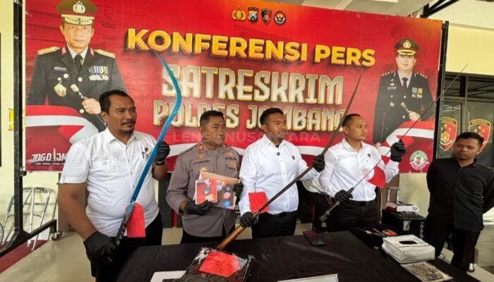 Polres Jombang Gagalkan Aksi Tawuran, Amankan Pemuda Bawa Senjata Tajam dan Bom Bondet