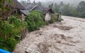 Tiga Tahun Laporan Tak Ditanggapi, Nyawa Warga yang Tinggal Dekat Sungai Kali Kacangan Banjarnegara Terancam