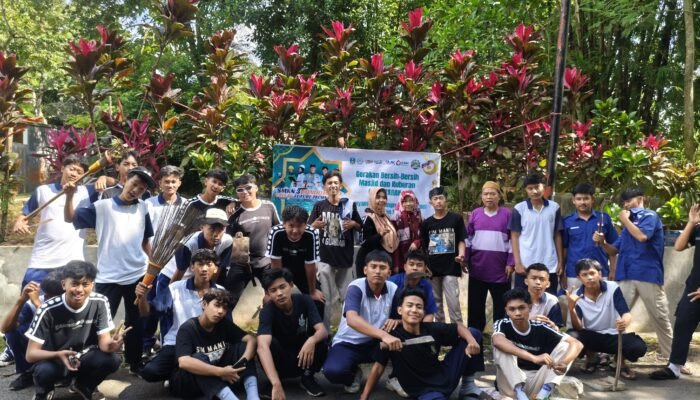 Launching Inovasi KASMARAN, SMKN 3 Bondowoso Sapu Bersih Masjid dan Kuburan Serentak 29 Desa