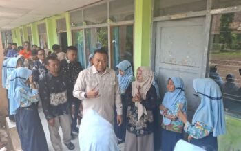 Bupati Situbondo Tinjau SMPN 1 Banyuglugur, Berharap Dukungan Pusat Pulihkan Dampak Banjir