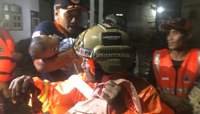 Curah Hujan Tinggi Delapan Kecamatan di Terjang Banjir, BPBD Jember Lakukan Evakuasi