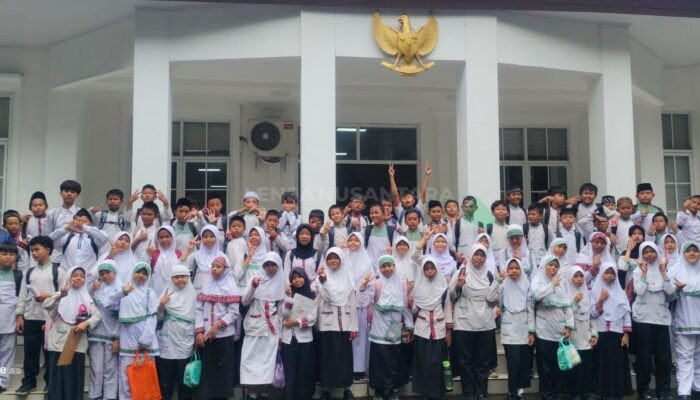 SDN Tangerang 2 Tanamkan Nilai Kepahlawanan Lewat Kunjungan Edukasi ke TMP Taruna