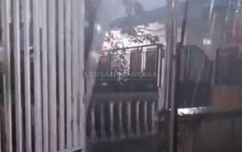 Hujan Es Melanda Beberapa Daerah di Jombang