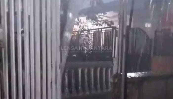 Hujan Es Melanda Beberapa Daerah di Jombang