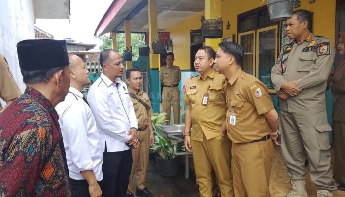 Segel Gerbang SDN Pecoro 02 Jember Dibuka Aparat, Aktivitas Belajar Kembali Normal
