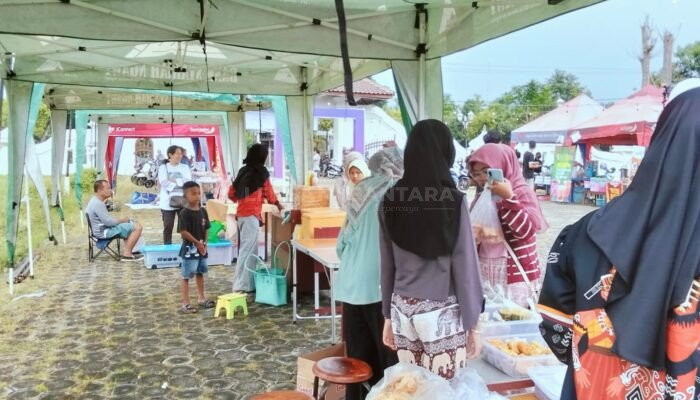 Pemkab Ngawi Gelar Raja Takjil di Kepatihan, 500 Voucher Belanja Dibagikan