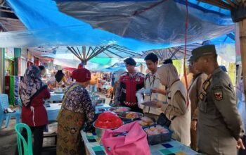 Pemkab Tanah Datar Awasi Takjil Pasar Pabukoan, Satu Sampel Dicurigai Boraks