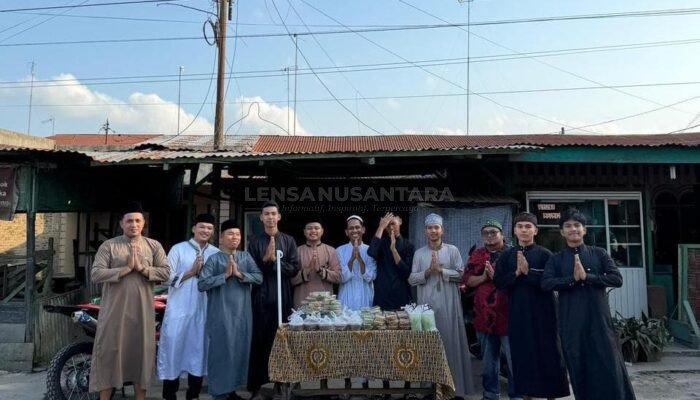 Berburu Berkah Ramadan, Ratusan Takjil Dibagikan di Jalan Rajamin Purba Simalungun