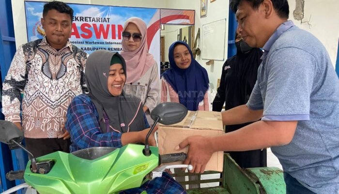 Berkah Ramadan, ASWIN Rembang Berbagi Gereh dan Telur