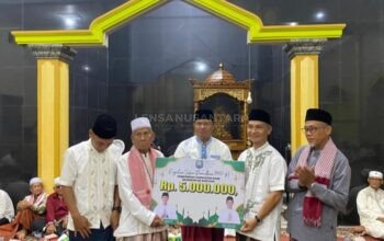 Safari Ramadan, Wabup Kaur Beri Bantuan Masjid dan Kaum Duafa